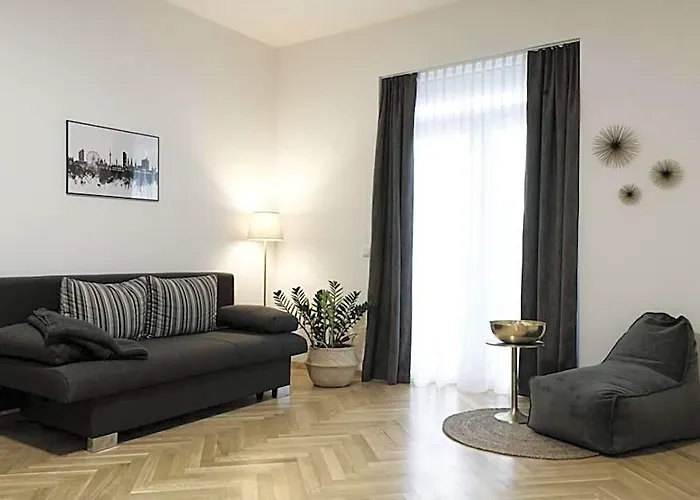 Апарт-готель Aaa About - Schoenbrunn 4*