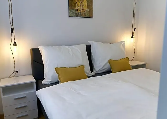 Aaa About - Schoenbrunn 4* Відень